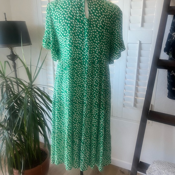 Elegant Green Pattern Midi Dress - Picture 2 of 8